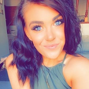 Meet your Posher, Liz